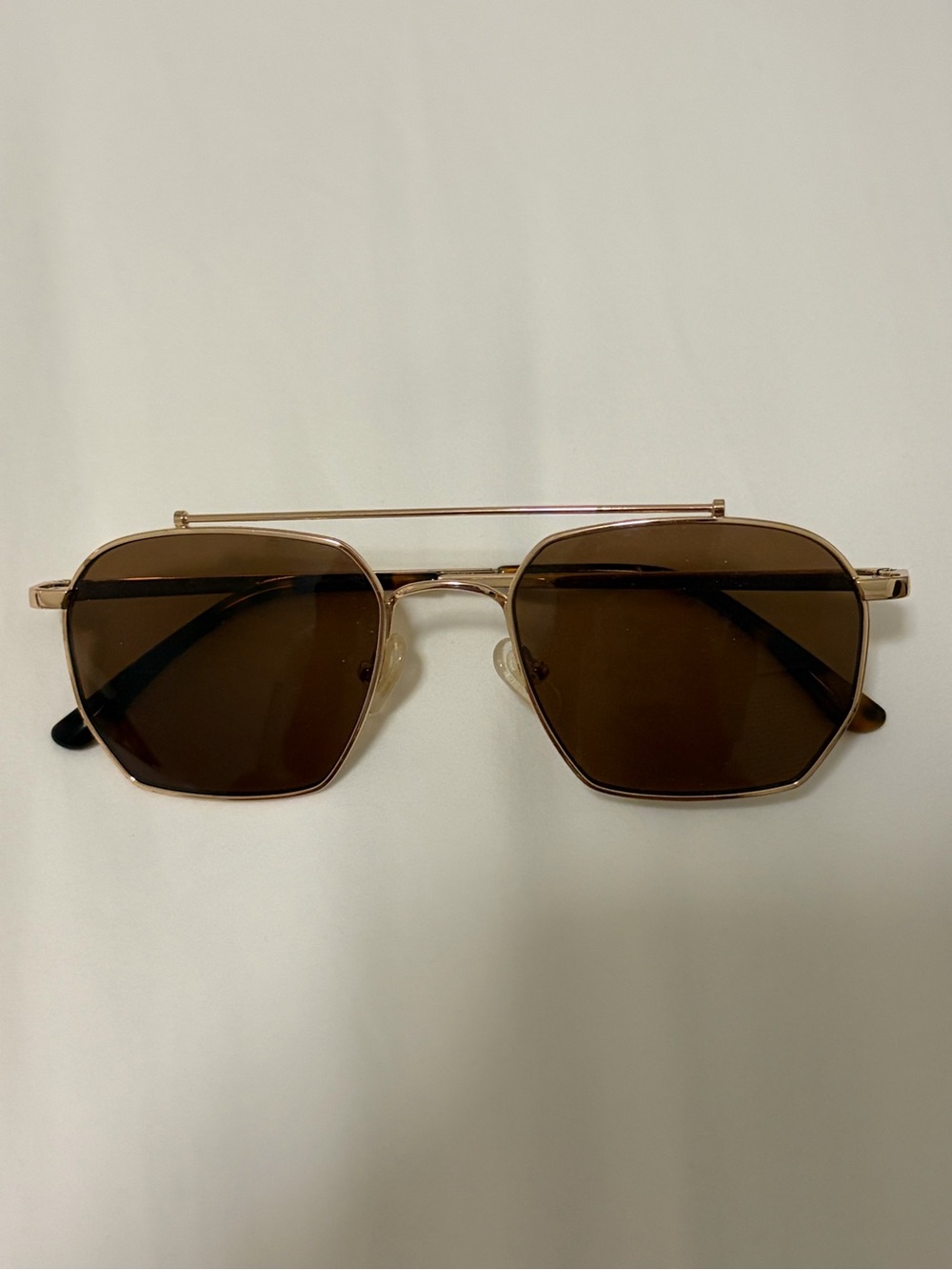 Vehla Bowie Gold Sunglasses